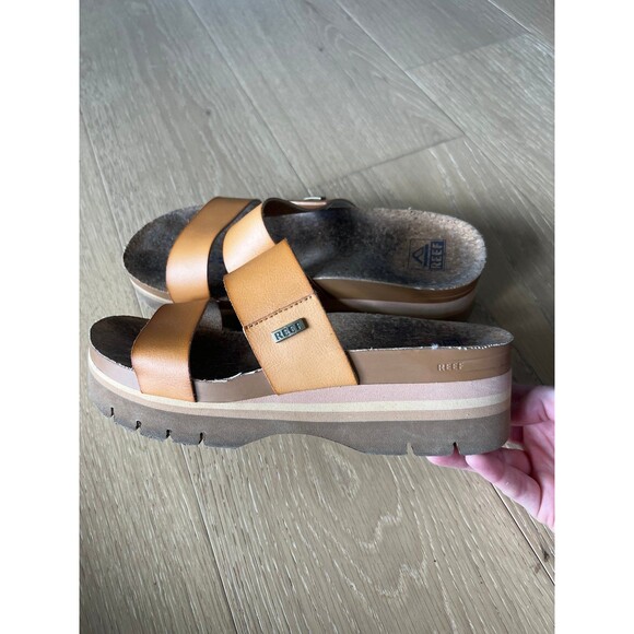 Reef Cushion Vista Hi women’s sandal size 9 - neutral color - Picture 3 of 7